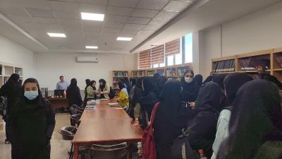 بازدید دانش آموزان پایه دهم و یازدهم مدرسه منصور از کتابخانه مرکزی دانشگاه مراغه